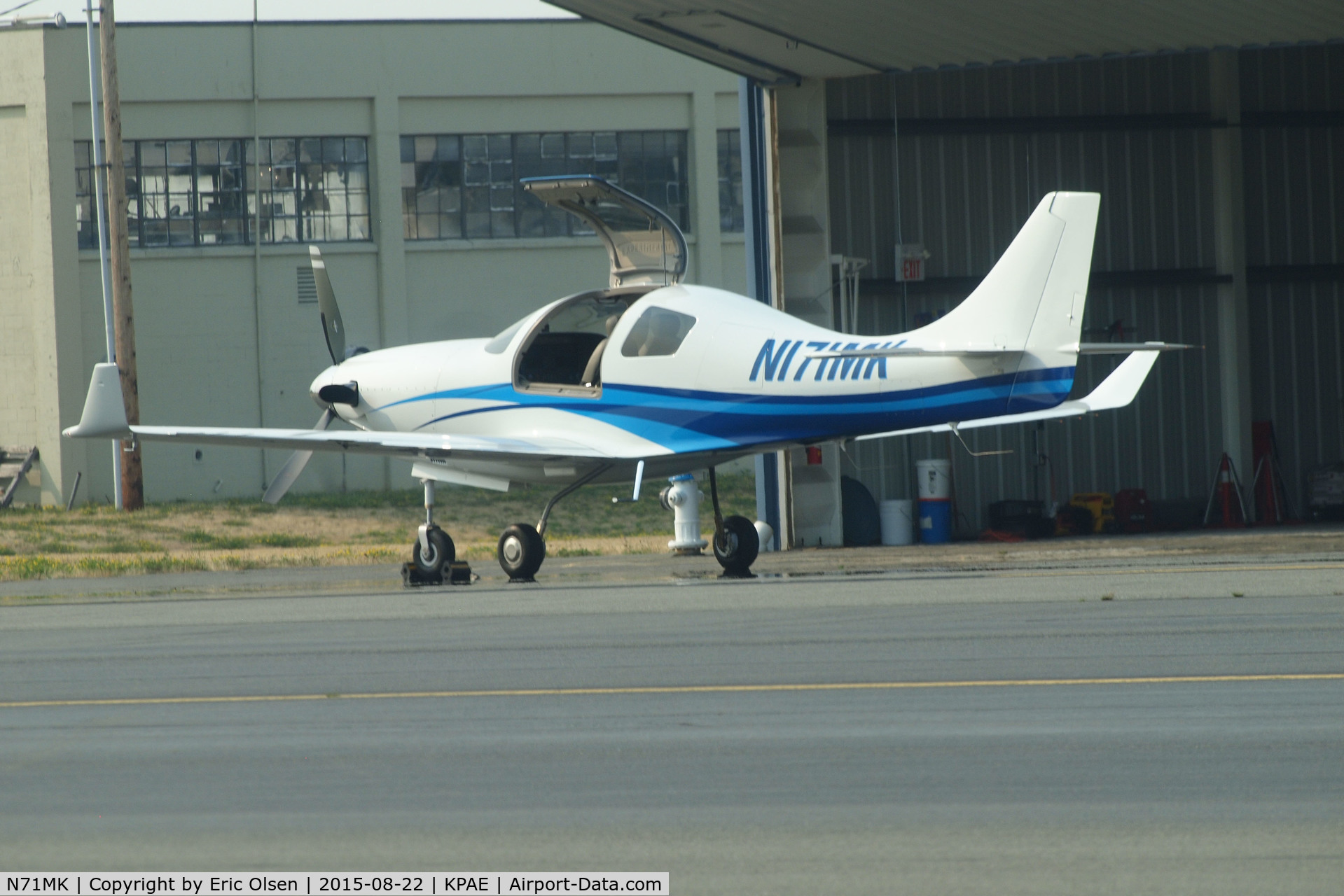 N71MK, 1980 Cessna P210N Pressurised Centurion C/N P21000590, Cessna P210 at Paine Field