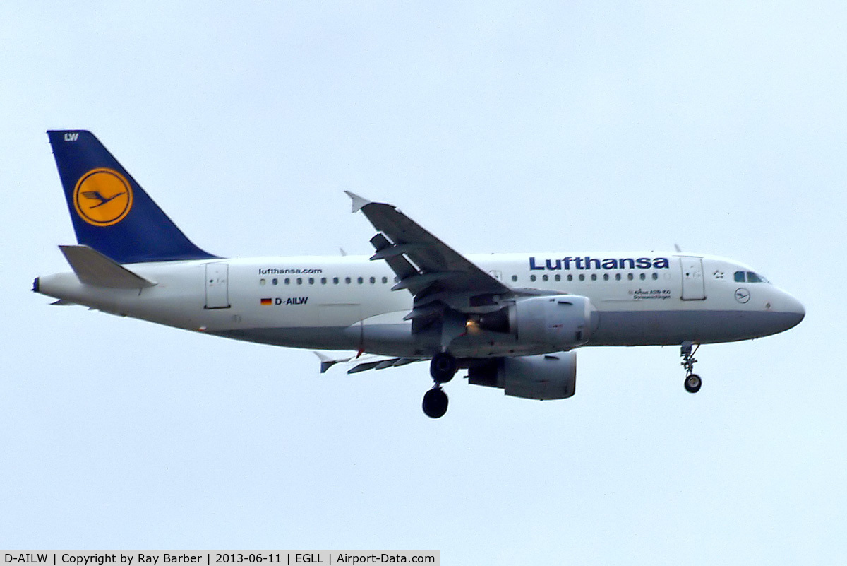 D-AILW, 1998 Airbus A319-114 C/N 853, Airbus A319-114 [0853] (Lufthansa) Home~G 11/06/2013. On approach 27L.