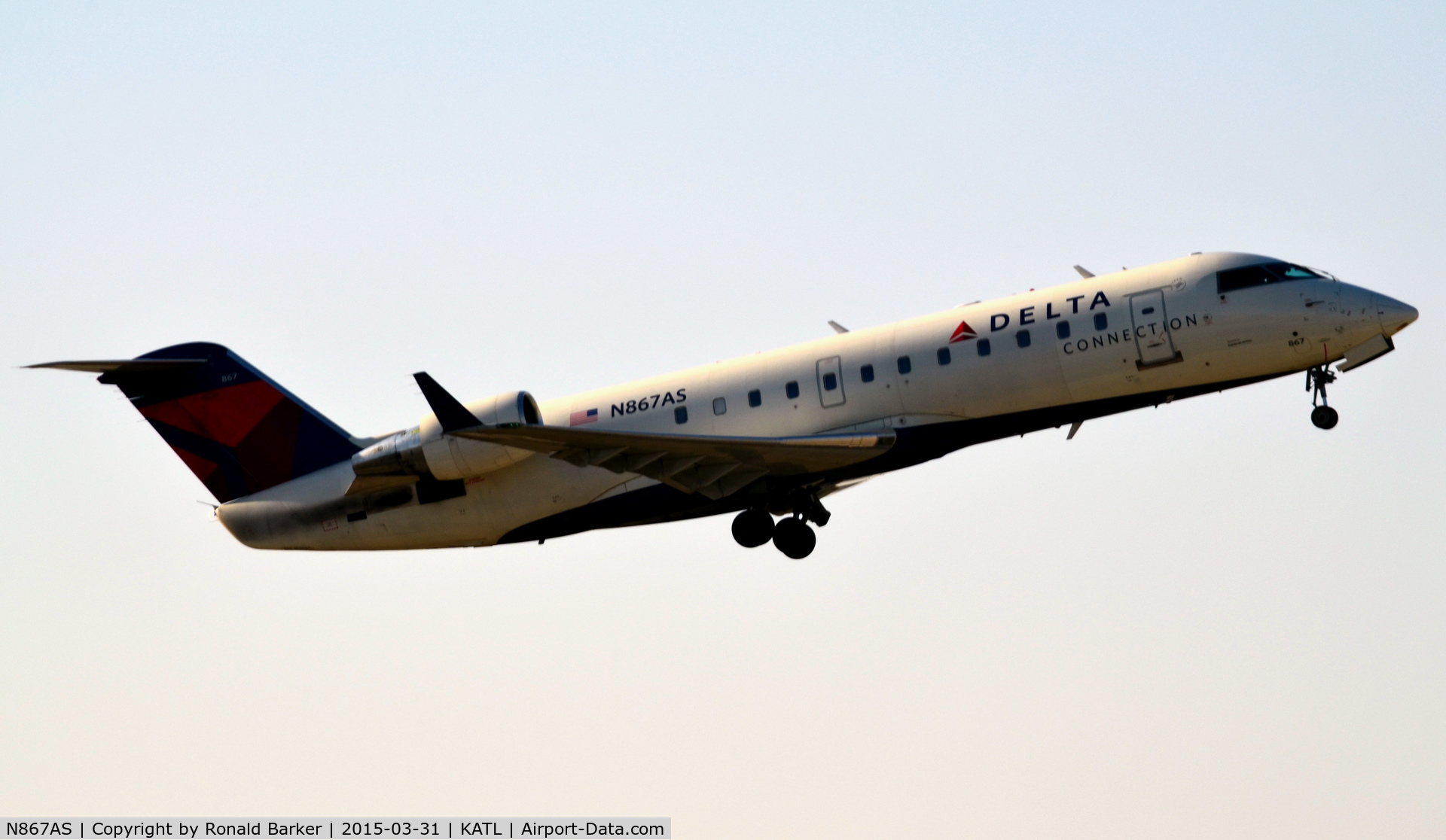 N867AS, 2000 Bombardier CRJ-200ER (CL-600-2B19) C/N 7463, Takeoff Atlanta