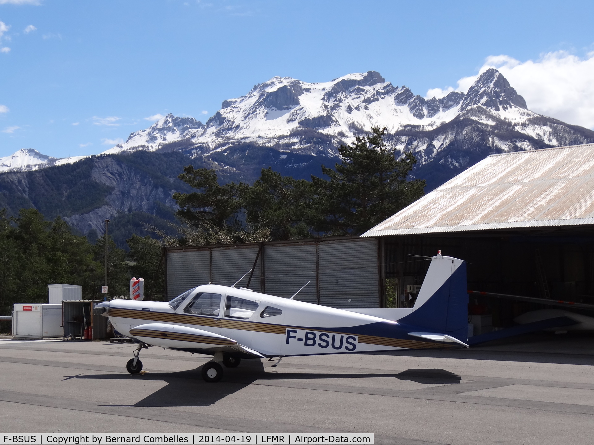 F-BSUS, 1972 SIAI-Marchetti S-208 C/N 2-20, Picture taken at Barcelonnette -LFMR- in April 2014