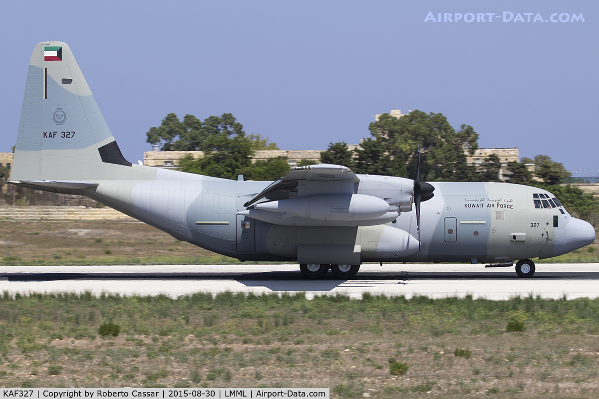 KAF327, Lockheed Martin KC-130J Super Hercules Hercules C/N 382-5749, Runway 13