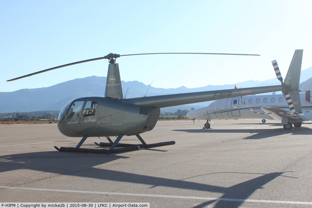 F-HIFM, 2006 Robinson R44 Clipper II C/N 11375, Parked