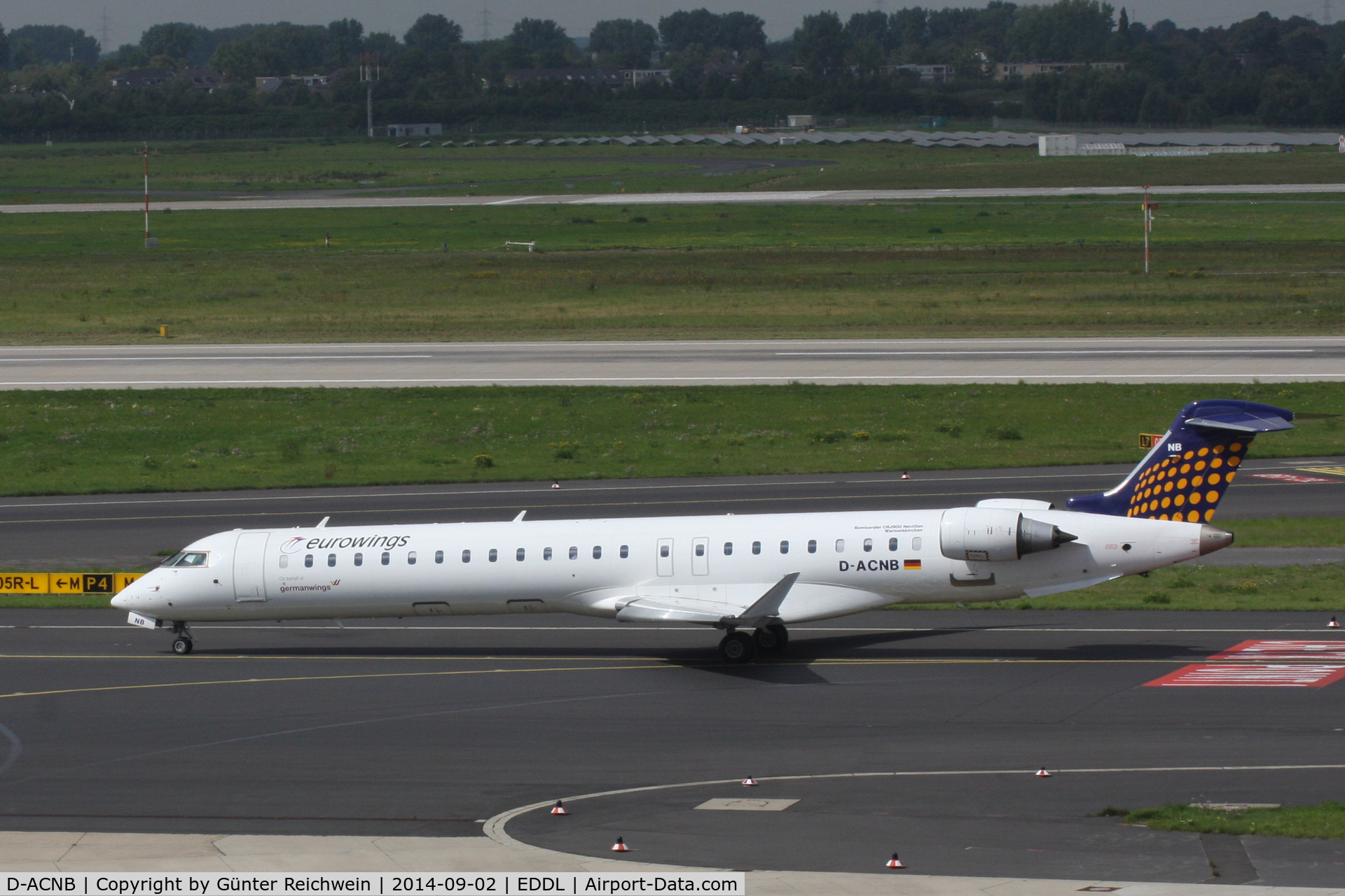 D-ACNB, 2009 Bombardier CRJ-900ER (CL-600-2D24) C/N 15230, taxiing