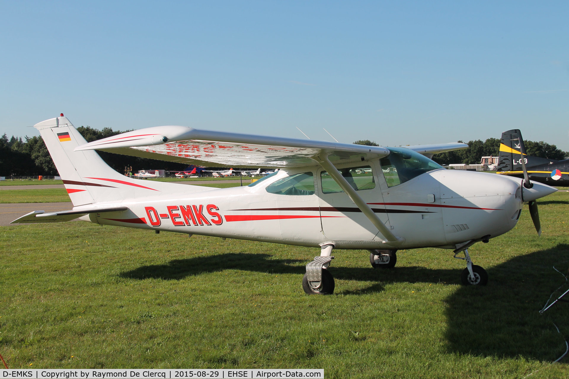D-EMKS, Cessna 182Q Skylane C/N 0054??, Static display at Breda Airshow 2015.