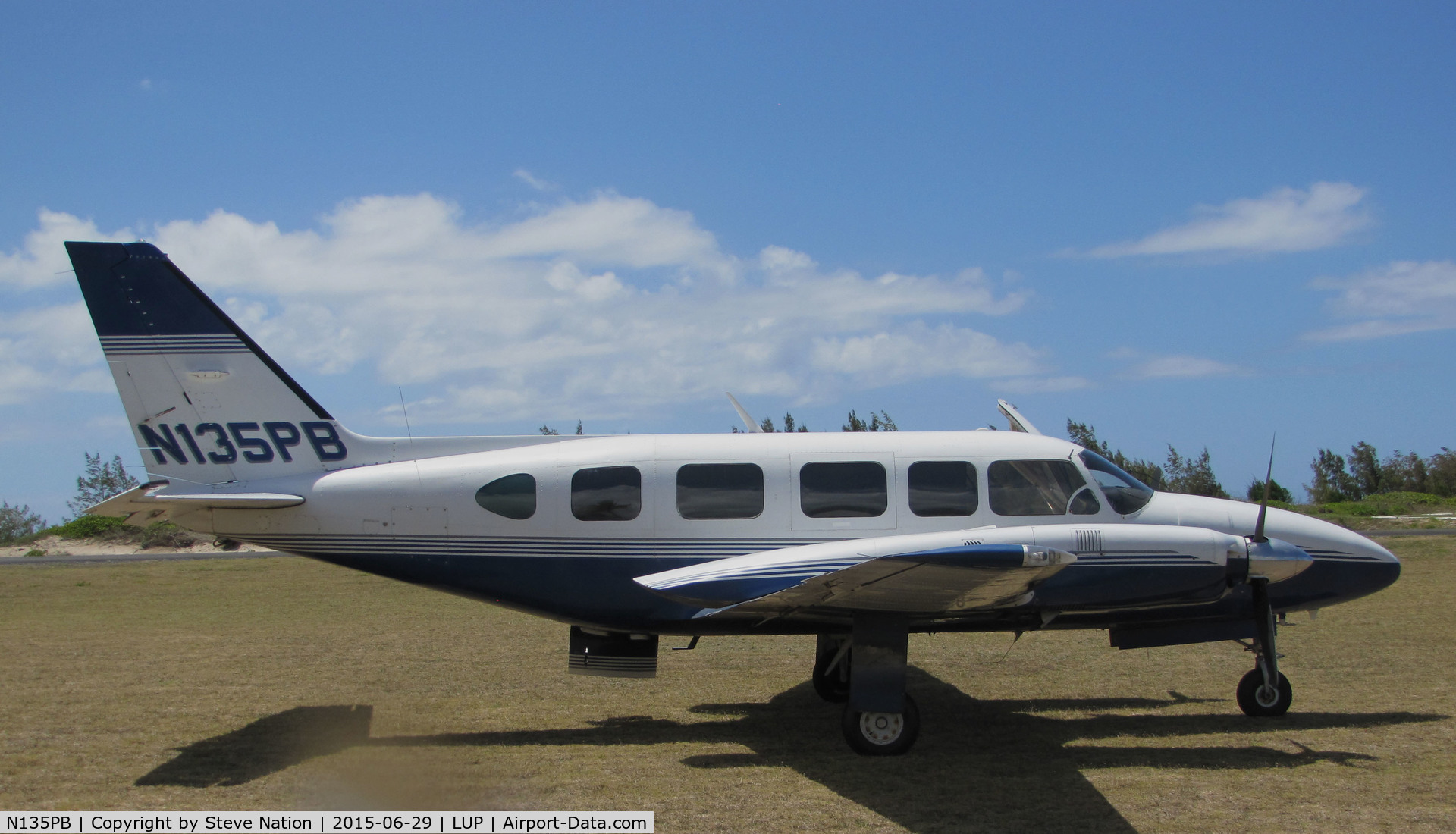 N135PB, 1979 Piper PA-31-350 Chieftain C/N 31-7952035, Makani Kai Air 1978 Piper PA-31-350 at Kalauapapa Airport, Molokai, HI
