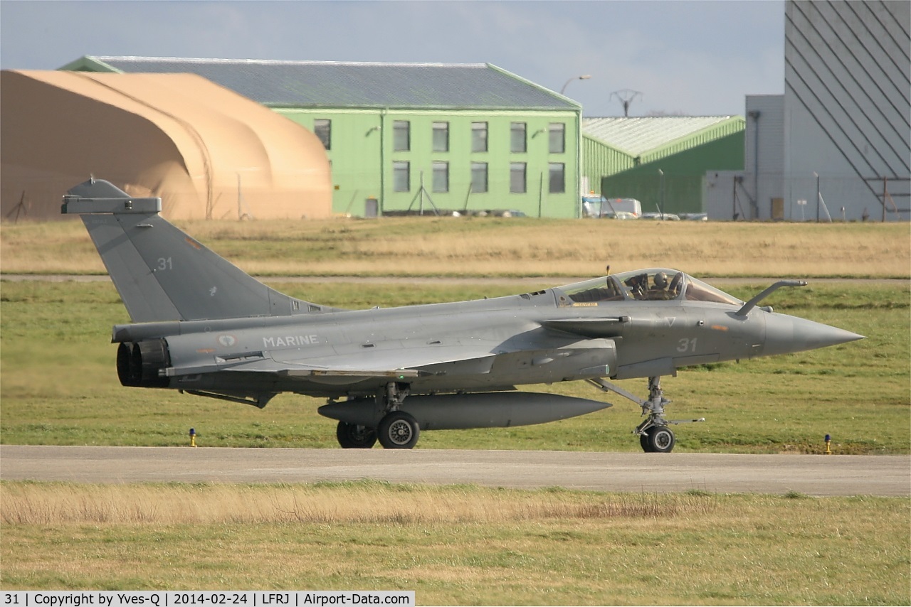 31, Dassault Rafale M C/N 31, Dassault Rafale M, Taxiing after landing rwy 26, Landivisiau Naval Air Base (LFRJ)