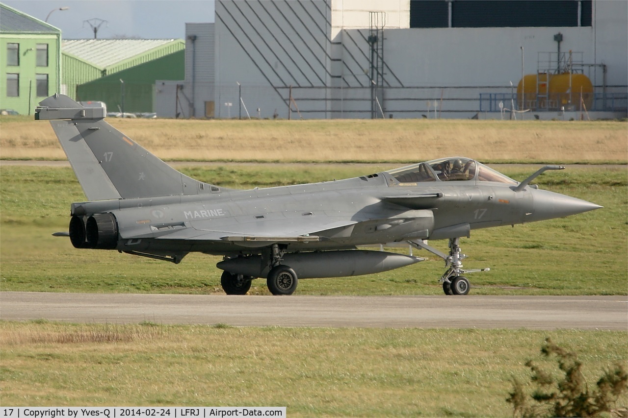 17, Dassault Rafale M C/N 17, Dassault Rafale M, Taxiing after landing rwy 26, Landivisiau Naval Air Base (LFRJ)