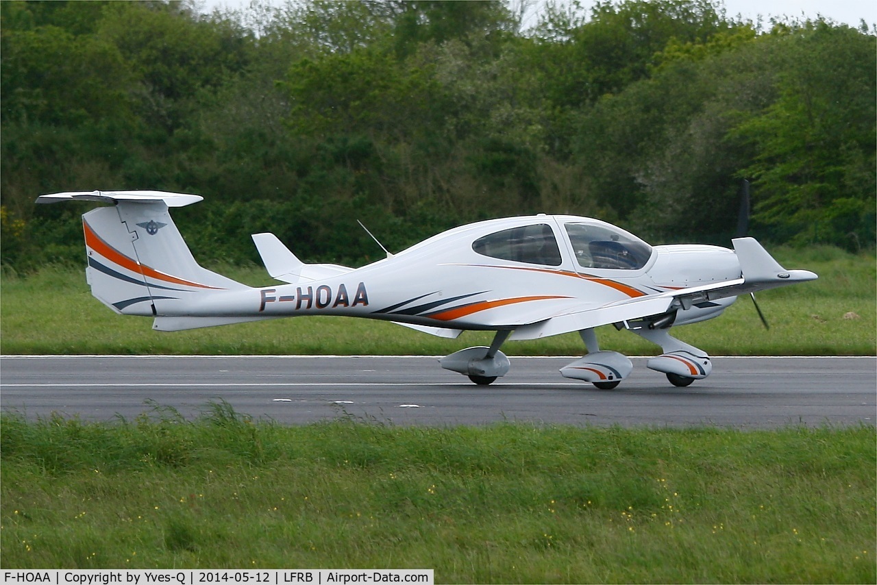 F-HOAA, Diamond DA-40 Diamond Star C/N D4.148, Diamond DA-40 Diamond Star, Landing rwy 25L, Brest-Bretagne Airport (LFRB-BES)