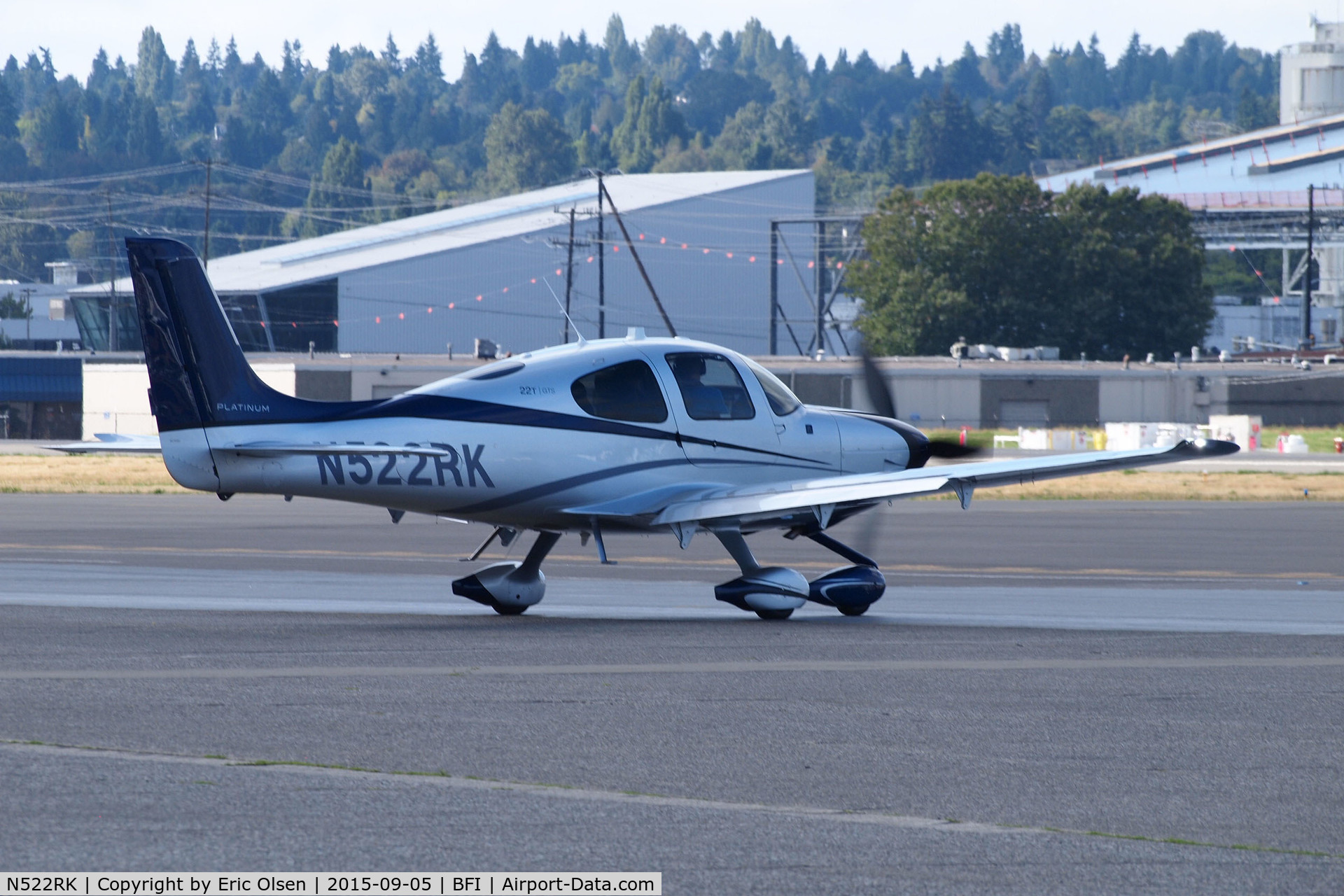 N522RK, Cirrus SR22T C/N 1076, SR22T taxing out for takeoff