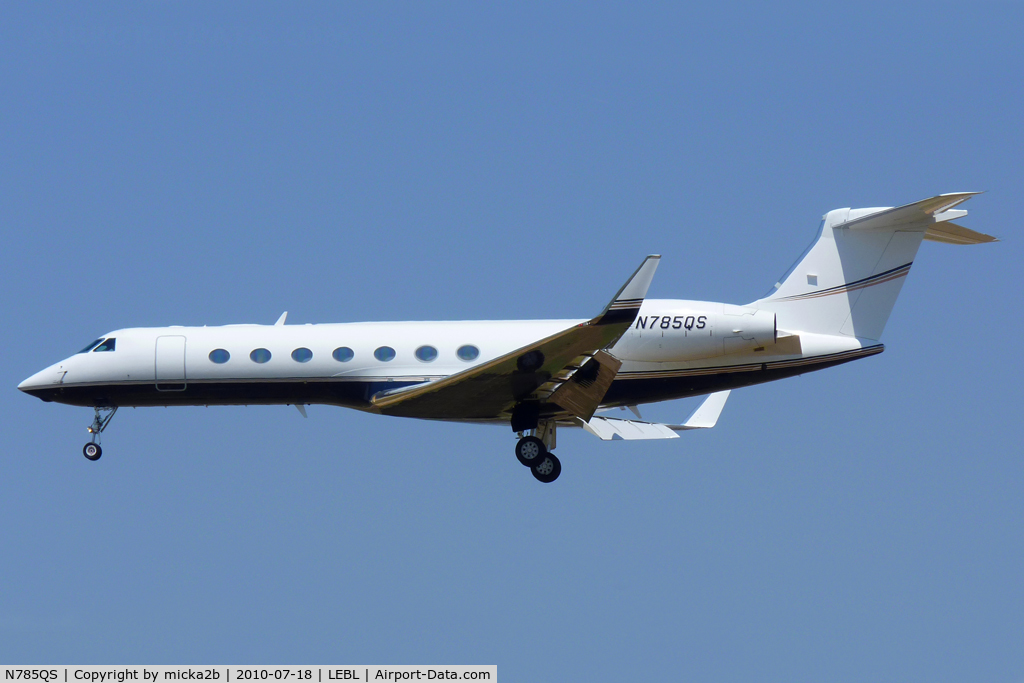 N785QS, 2007 Gulfstream Aerospace GV-SP (G550) C/N 5157, Landing