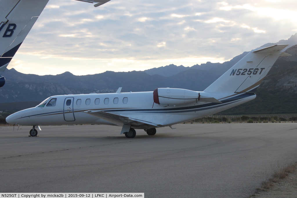 N525GT, 2006 Cessna 525B CitationJet CJ3 C/N 525B0104, Parked