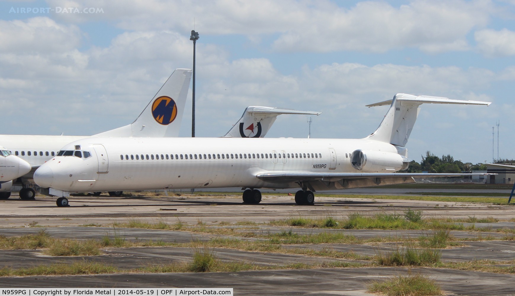 N959PG, 1989 McDonnell Douglas MD-83 (DC-9-83) C/N 49741, unmarked MD-83, ex Austral Lineass Aereas