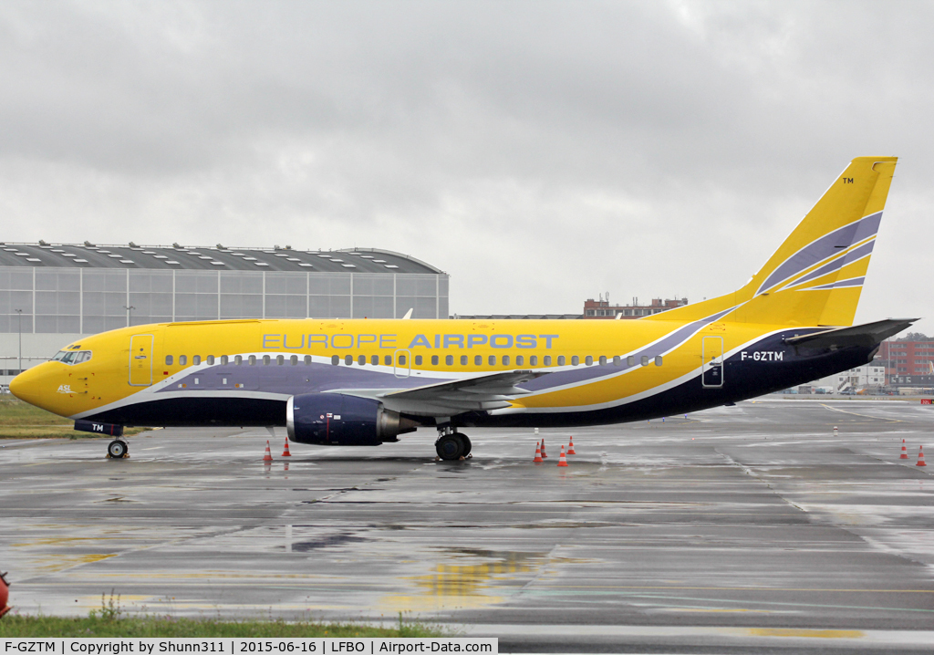 F-GZTM, 1989 Boeing 737-3B3QC C/N 24387, Parked at the Cargo apron...