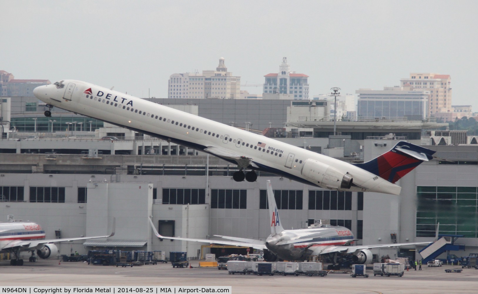 N964DN, McDonnell Douglas MD-90-30 C/N 60001, Delta