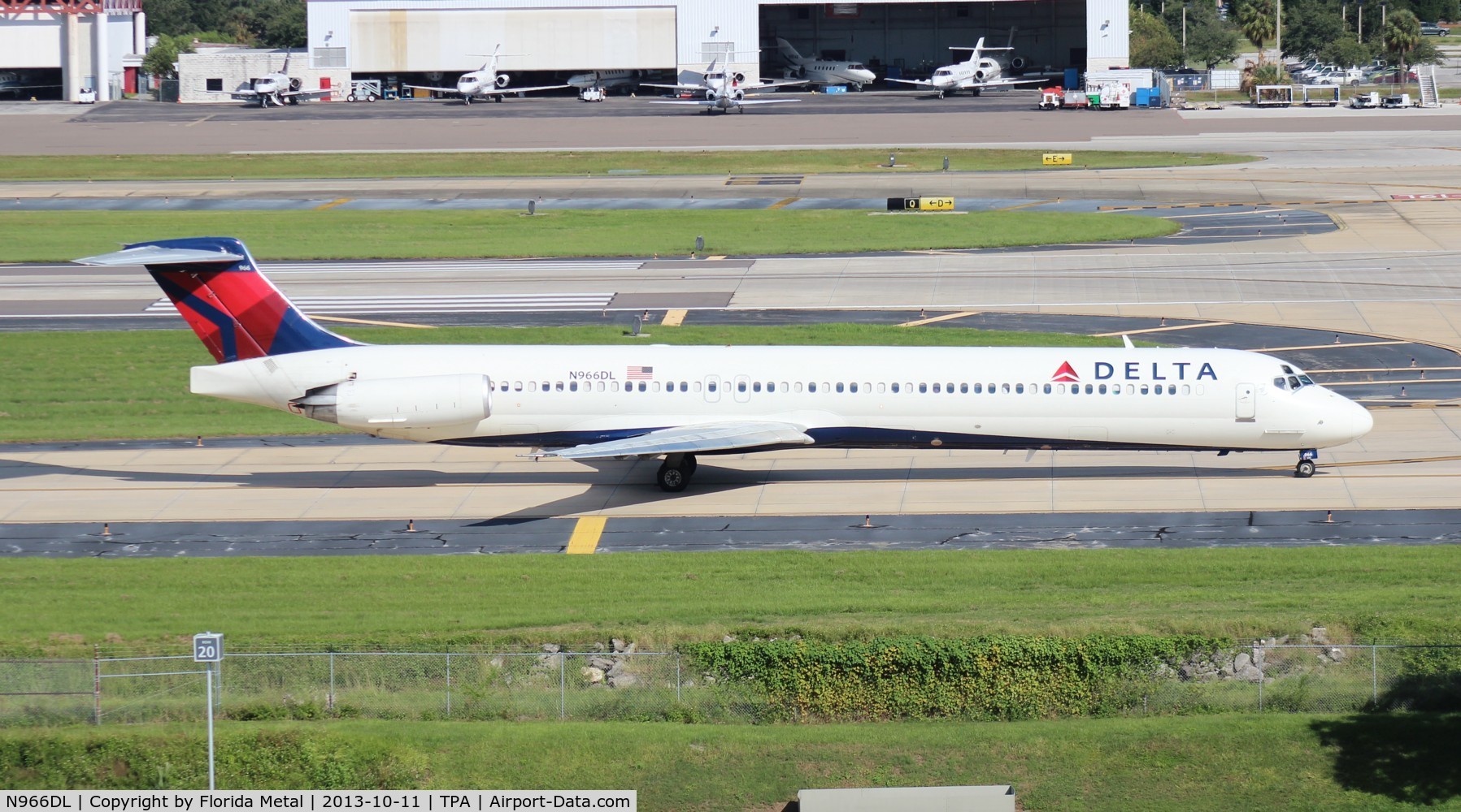 N966DL, 1990 McDonnell Douglas MD-88 C/N 53115, Delta