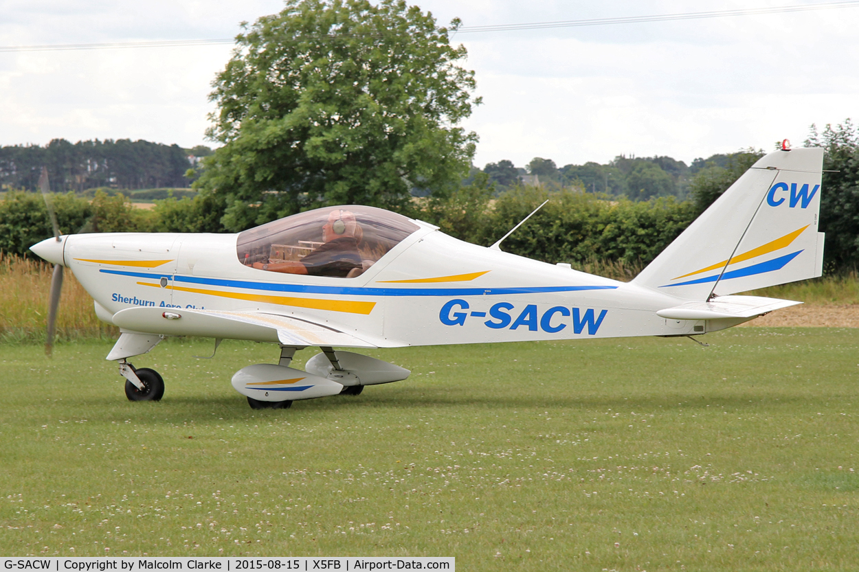 G-SACW, 2011 Aero AT-3 R100 C/N AT3-058, Aero AT-3 R100, taxiing to depart, Fishburn Airfield, August 15th 2015.