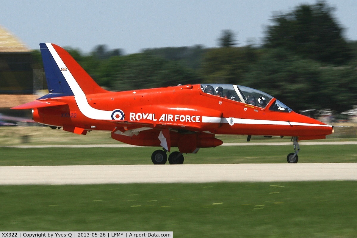 XX322, 1980 Hawker Siddeley Hawk T.1A C/N 165/312147, Royal Air Force Red Arrows Hawker Siddeley Hawk T.1, Landing Rwy 34, Salon de Provence Air Base 701 (LFMY) Open day 2013
