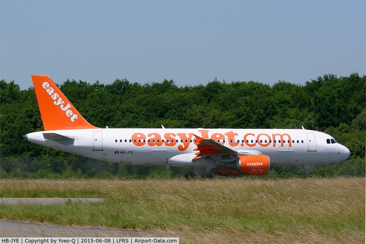 HB-JYE, 2009 Airbus A320-214 C/N 4006, Airbus A320-214, Take-off run rwy 03, Nantes-Atlantique airport (LFRS-NTE)