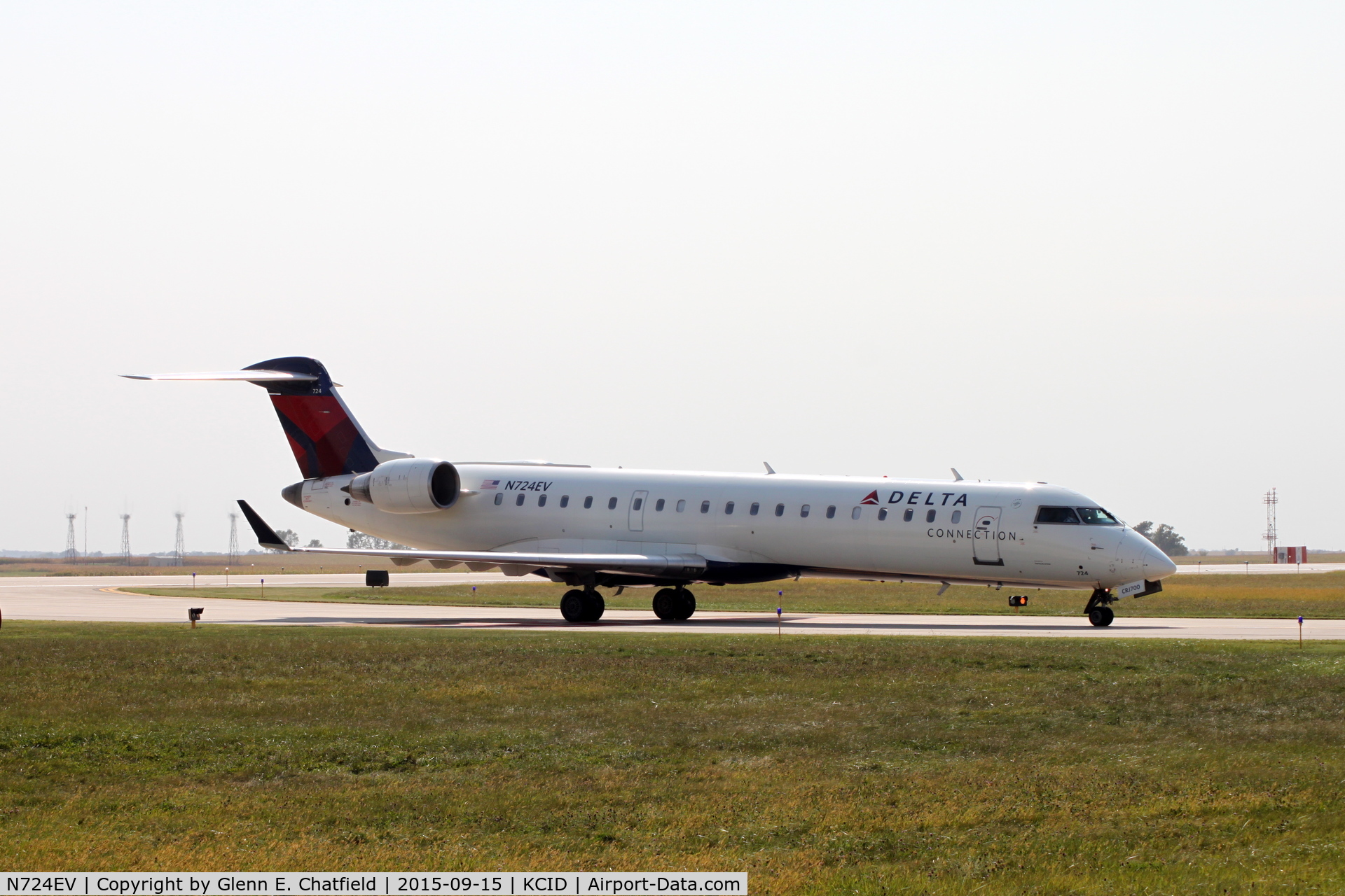 N724EV, 2004 Bombardier CRJ-701 (CL-600-2C10) Regional Jet C/N 10138, Taxing to the ramp after landing runway 13.