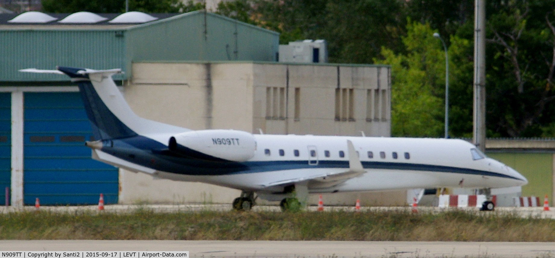 N909TT, 2008 Embraer EMB-135BJ Legacy C/N 14501044, Seen at LEVT.