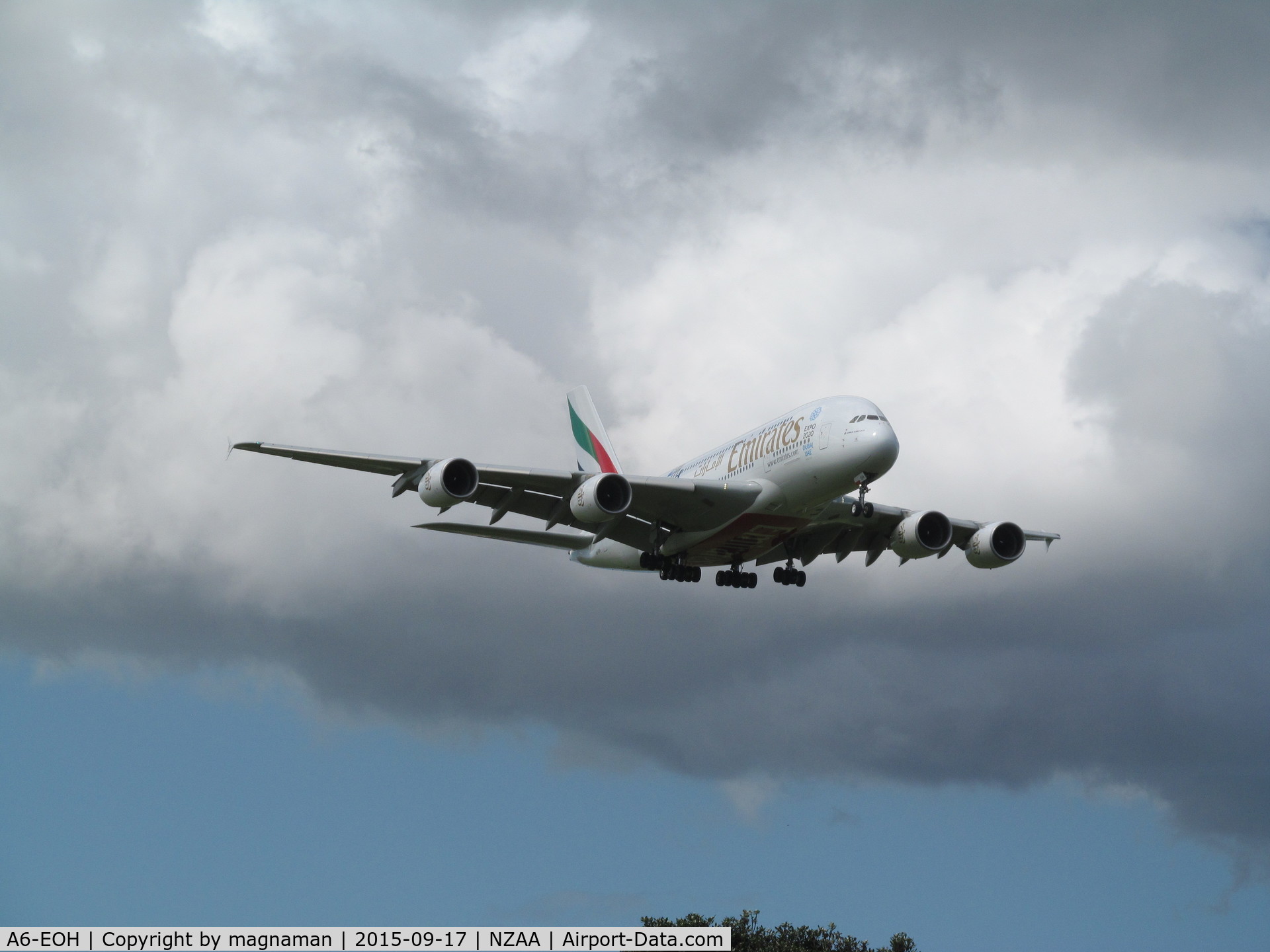 A6-EOH, 2014 Airbus A380-861 C/N 174, on finals to AKL