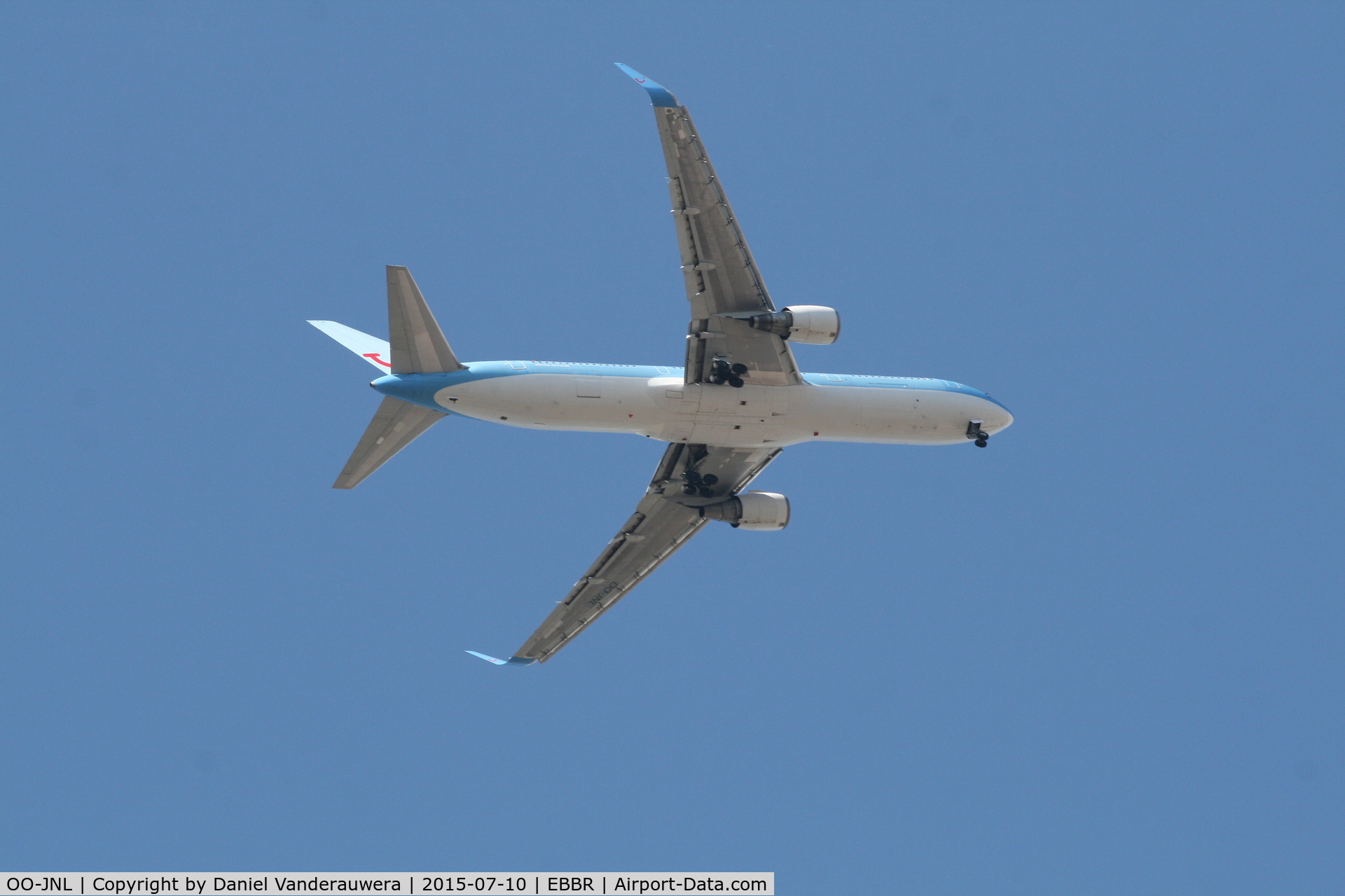OO-JNL, 2000 Boeing 767-304 C/N 29384, Flight JAF5052 on approach to RWY 07