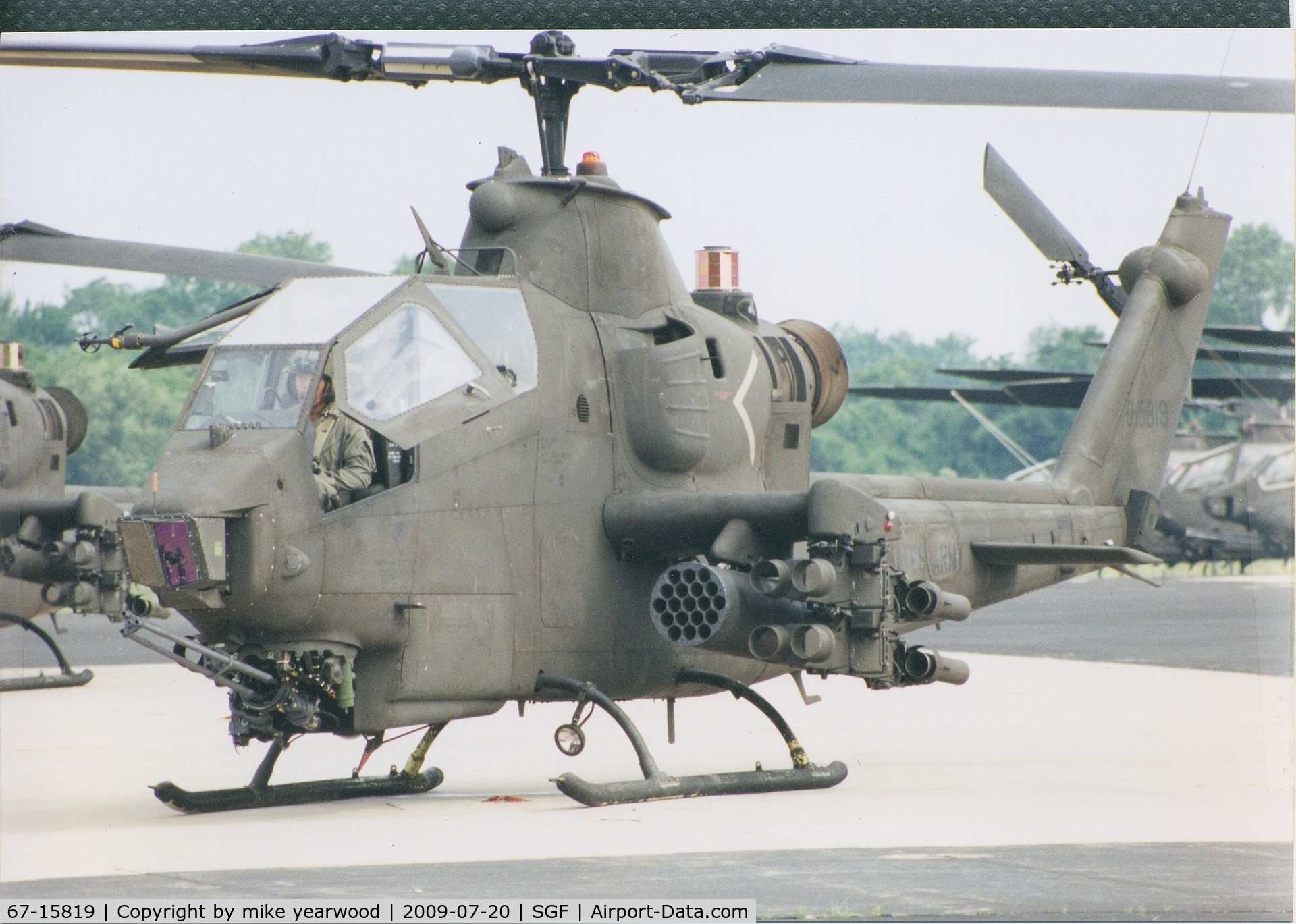 67-15819, 1967 Bell AH-1F Cobra C/N 20483, On the pad at MO AVCRAD, SFG MO