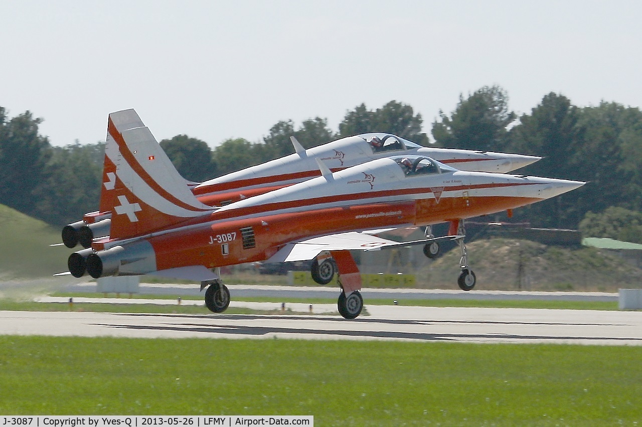 J-3087, Northrop F-5E Tiger II C/N L.1087, Swiss Air Force Northrop F-5E Tiger II, Take-off rwy 34, Salon De Provence Air Base 701 (LFMY) Open day 2013