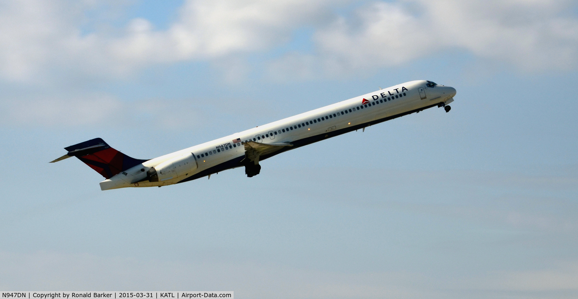 N947DN, 1996 McDonnell Douglas MD-90-30 C/N 53355, Takeoff Atlanta