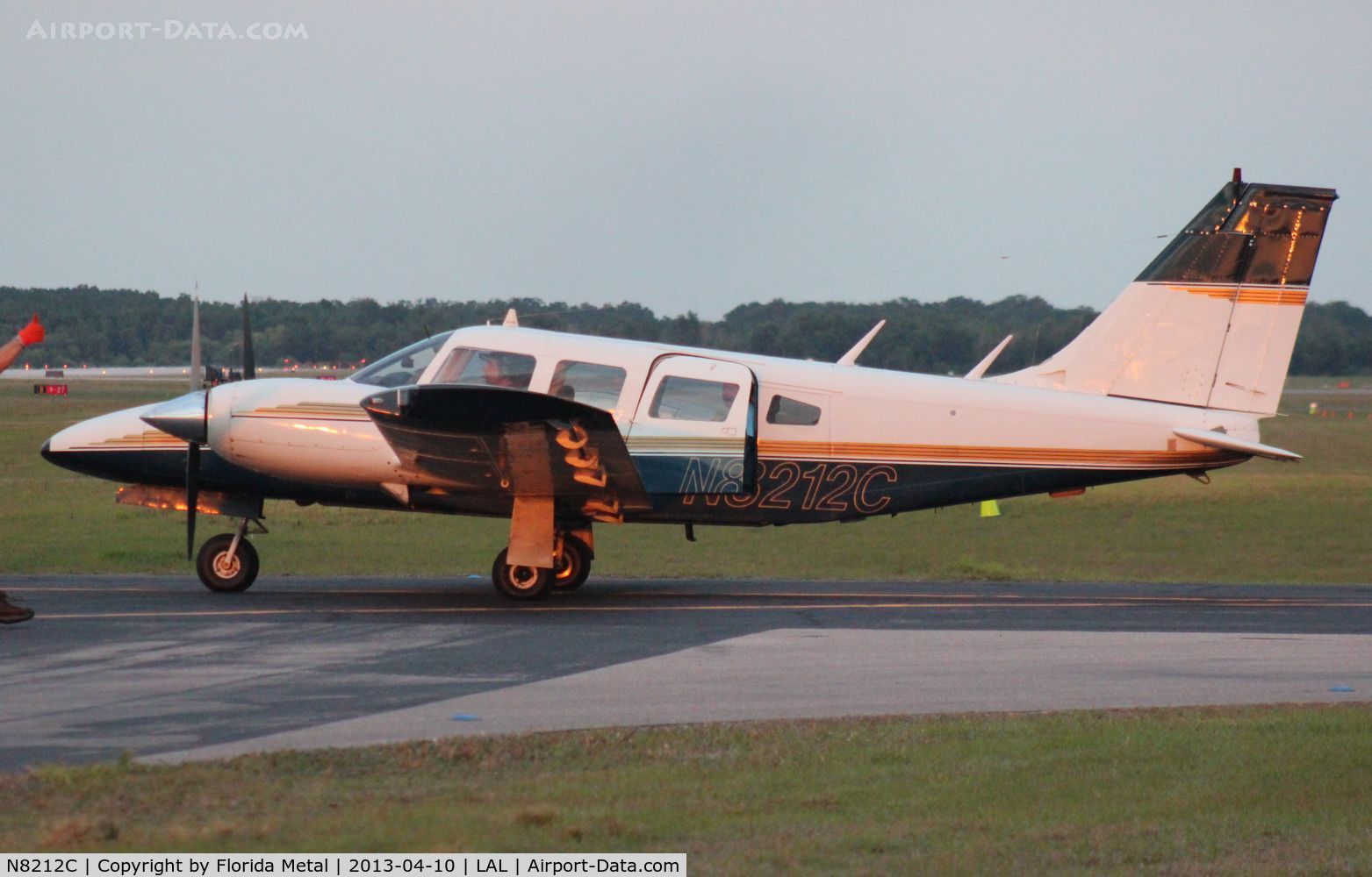 N8212C, 1975 Piper PA-34-200T C/N 34-7670120, PA-34-200T