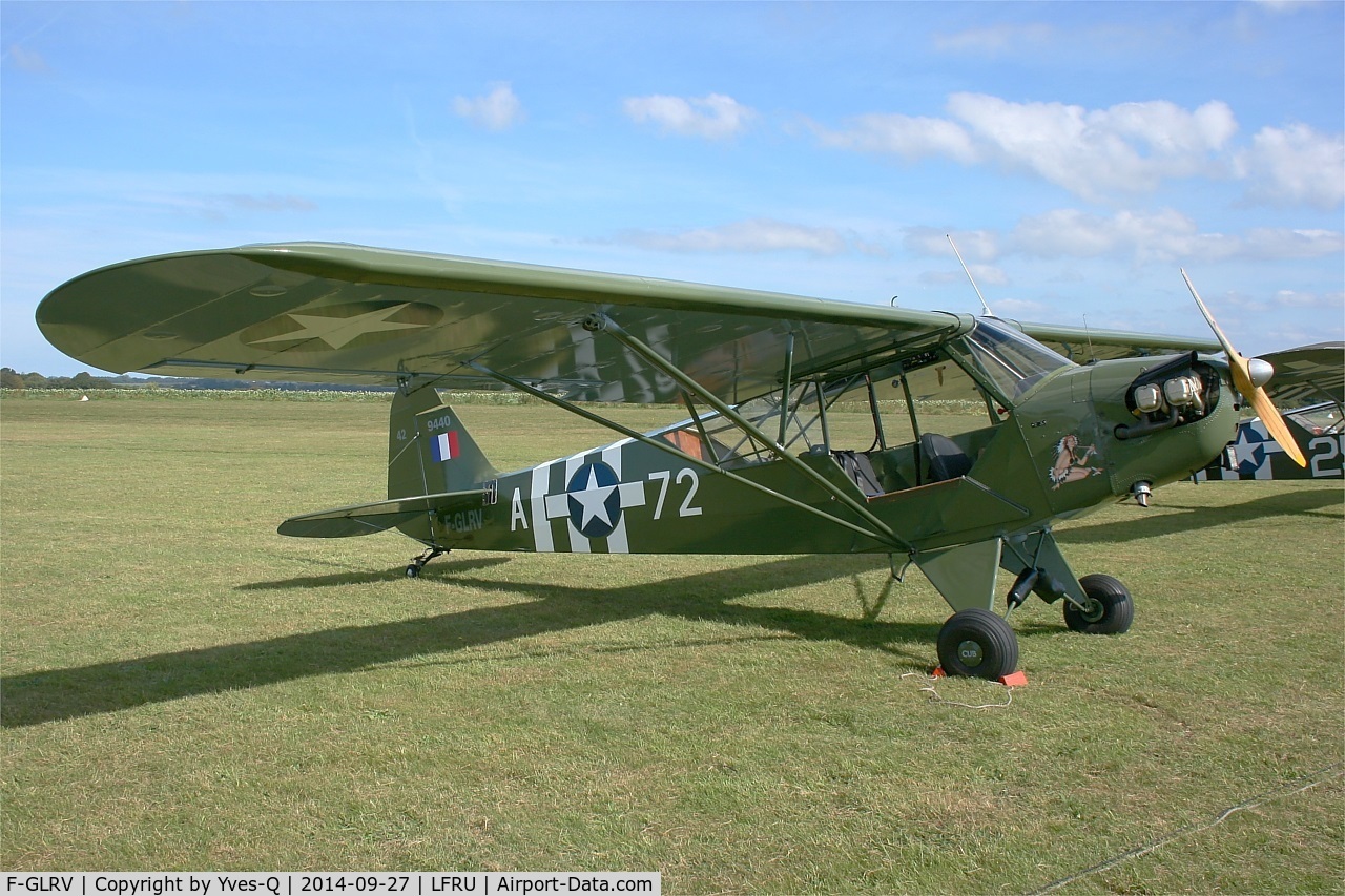 F-GLRV, Piper L-4B Grasshopper C/N 9440, Piper J3C-65, Static display, Morlaix-Ploujean airport (LFRU-MXN) air show in september 2014