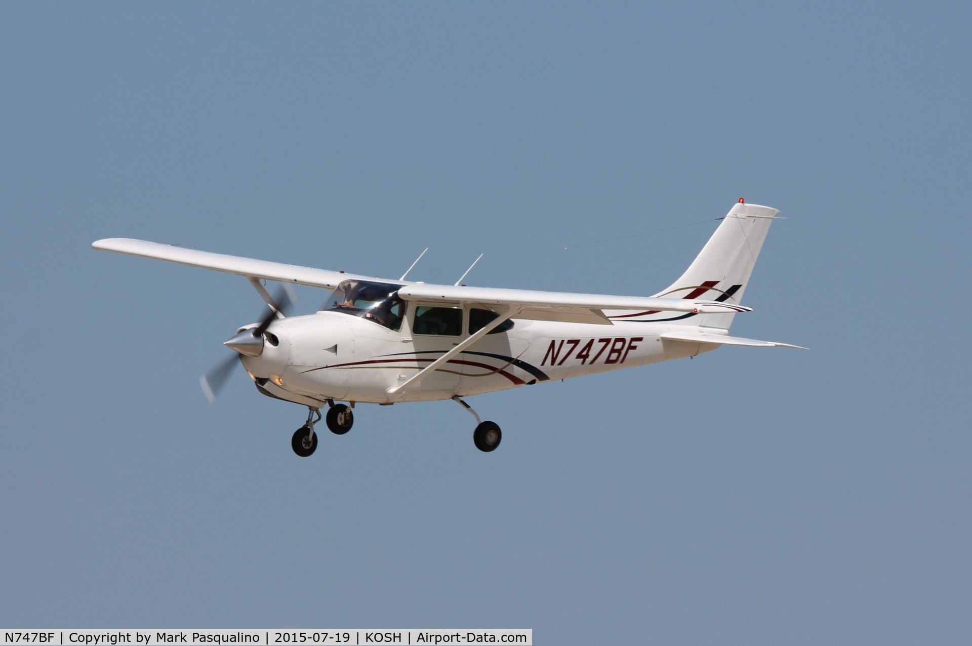N747BF, 1980 Cessna R182 Skylane RG C/N R18201581, Cessna R182