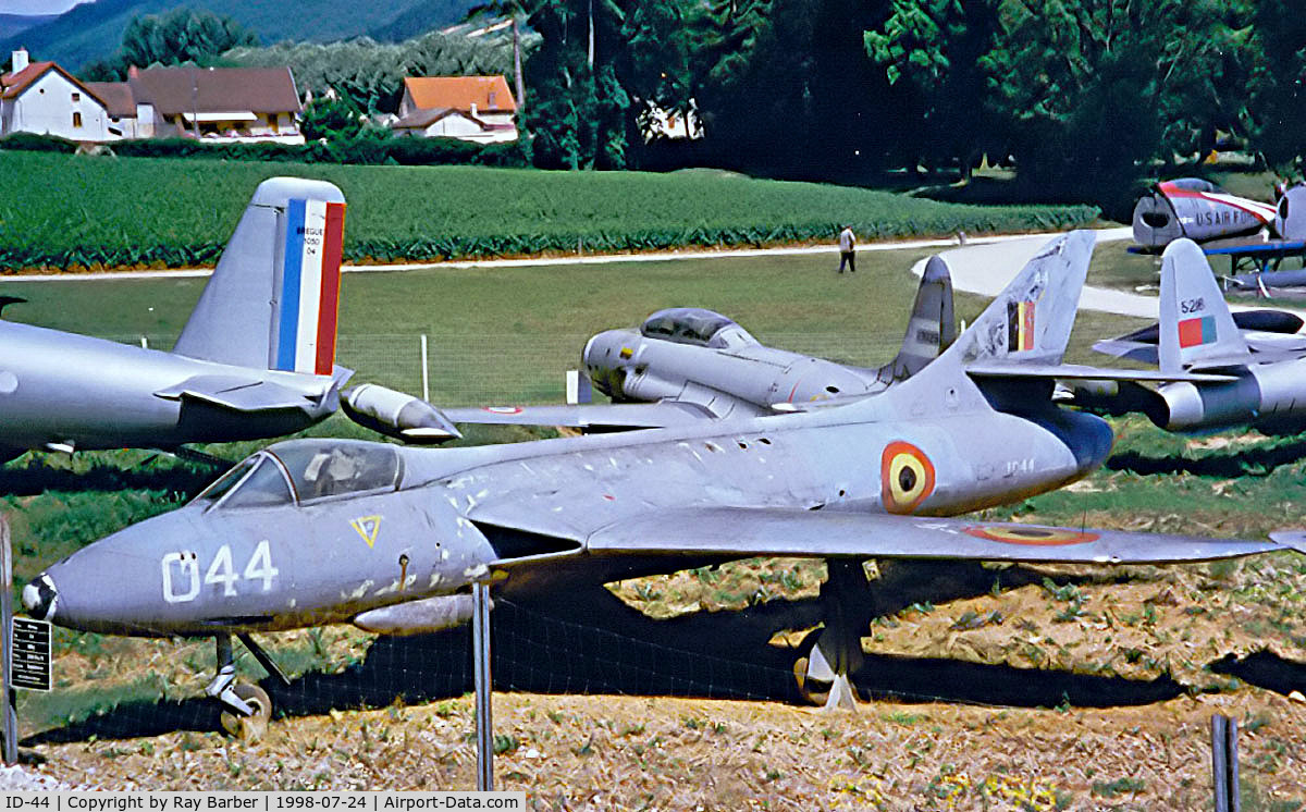 ID-44, Hawker Hunter F.4 C/N AF/HOF57, Hawker Hunter F.4 [AF/HCF/37] (Belgian Air Force) Savigny-les-Beaune~F 24/07/1998