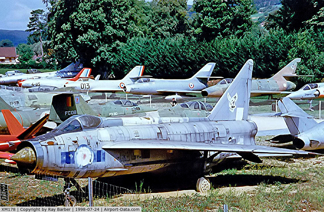 XM178, 1960 English Electric Lightning F.1A C/N 95065, English Electric Lightning F.1A [95065] (Royal Air Force) Savigny-les-Beaune~F 24/07/1998