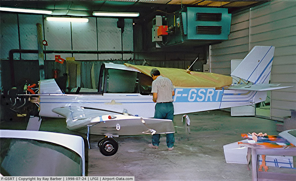 F-GSRT, Robin DR-400-180 Regent C/N 2399, Robin DR.400/180 Regent [2399] Dijon-Darois~F 24/07/1998. Under construction.