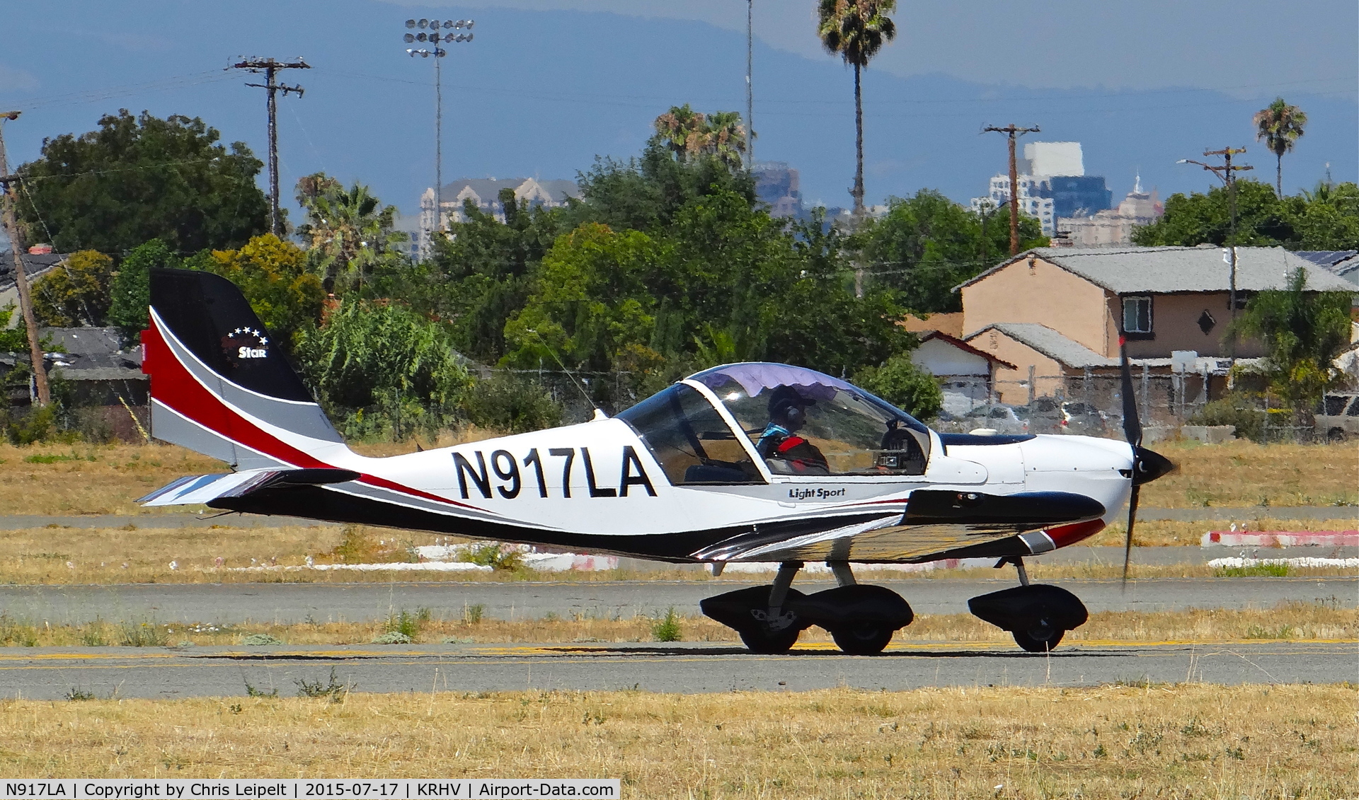 N917LA, 2007 Evektor-Aerotechnik Sportstar Plus C/N 20070917, California-based 2007 Sportstar Plus landing runway 31R at Reid Hillview Airport, San Jose, CA.