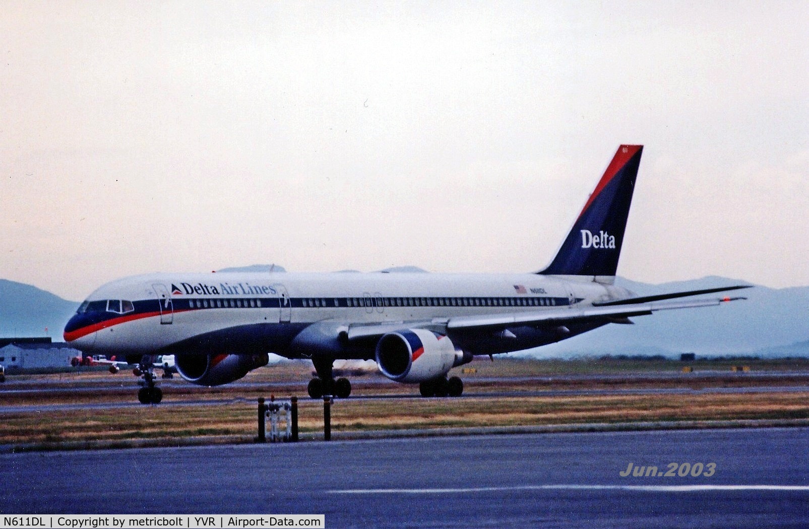 N611DL, 1985 Boeing 757-232 C/N 22818, YVR Jun.2003