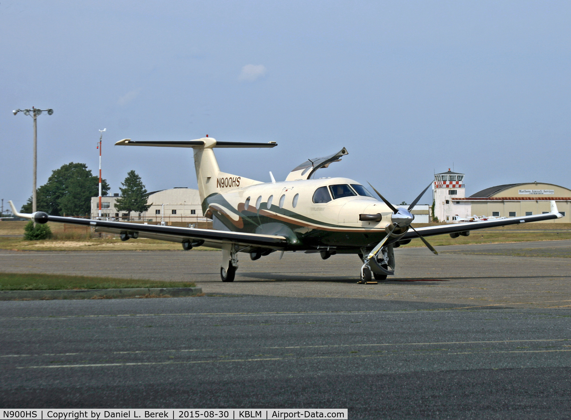 N900HS, 1996 Pilatus PC-12 C/N 136, This Swiss single-engine turboprop loads up for another trip.