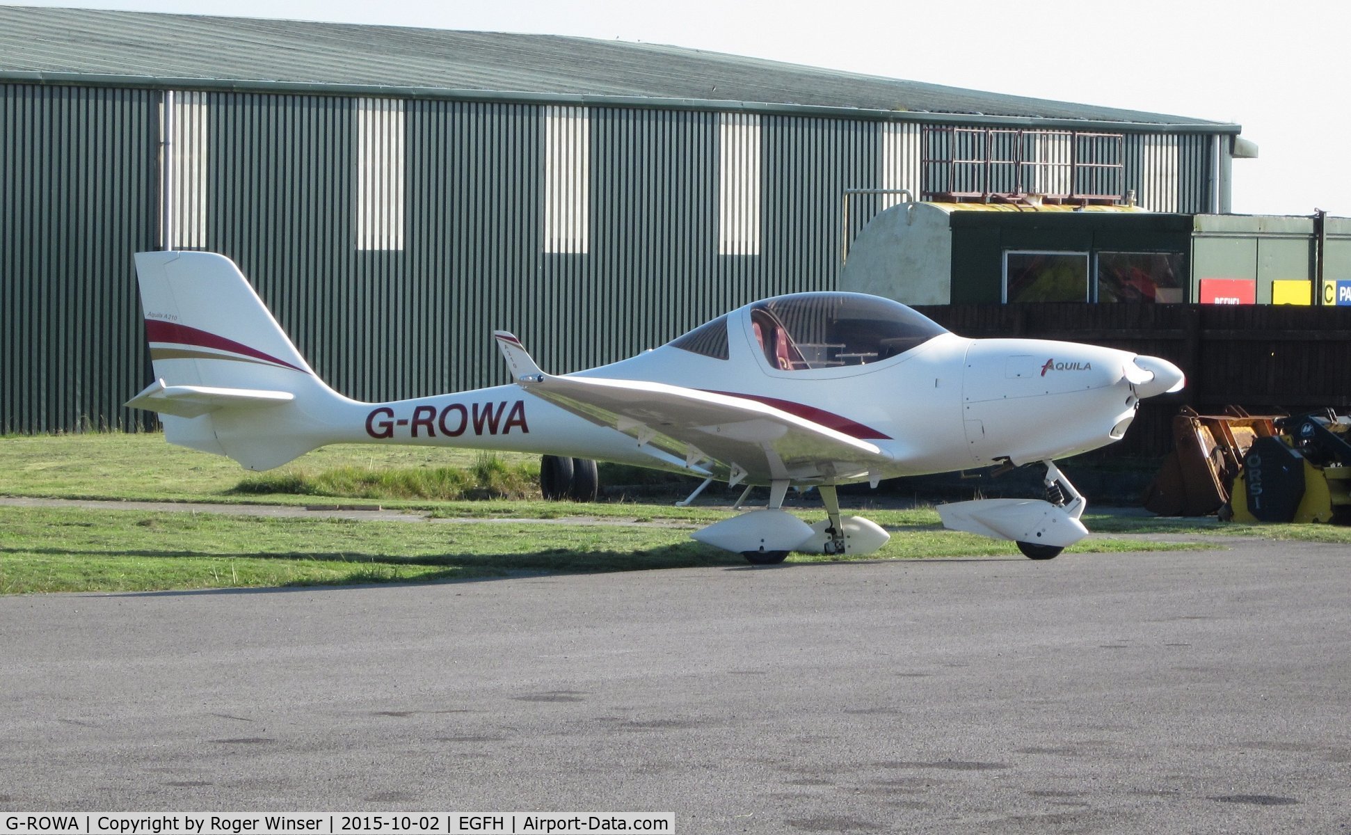 G-ROWA, 2007 Aquila A210 (AT01) C/N AT01-174, Visiting Aquila AT01.