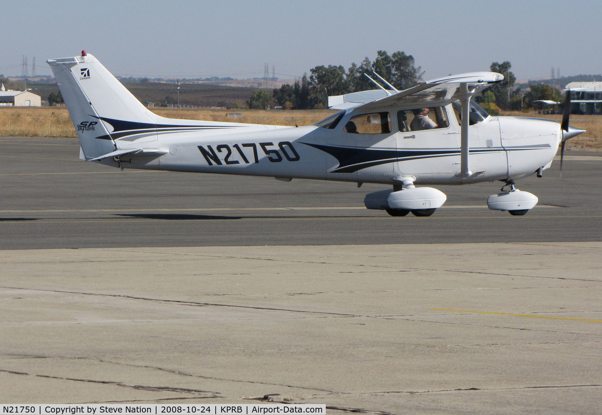 N21750, 2004 Cessna 172S C/N 172S9641, 2004 Cessna 172S Skyhawk taxiing for takeoff after visiting @Paso Robles Municipal Airport, CA