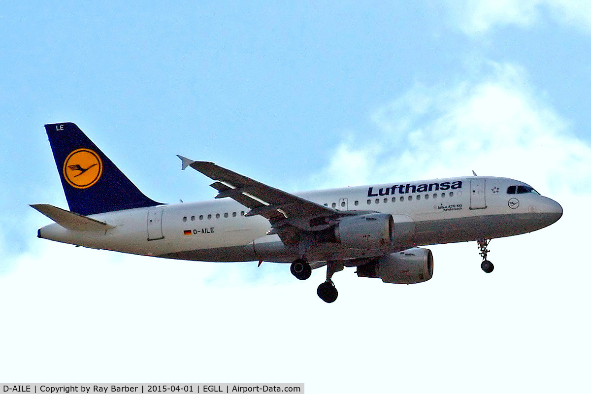 D-AILE, 1996 Airbus A319-114 C/N 627, Airbus A319-114 [0627] (Lufthansa) Home~G 01/04/2015. On approach 27L.