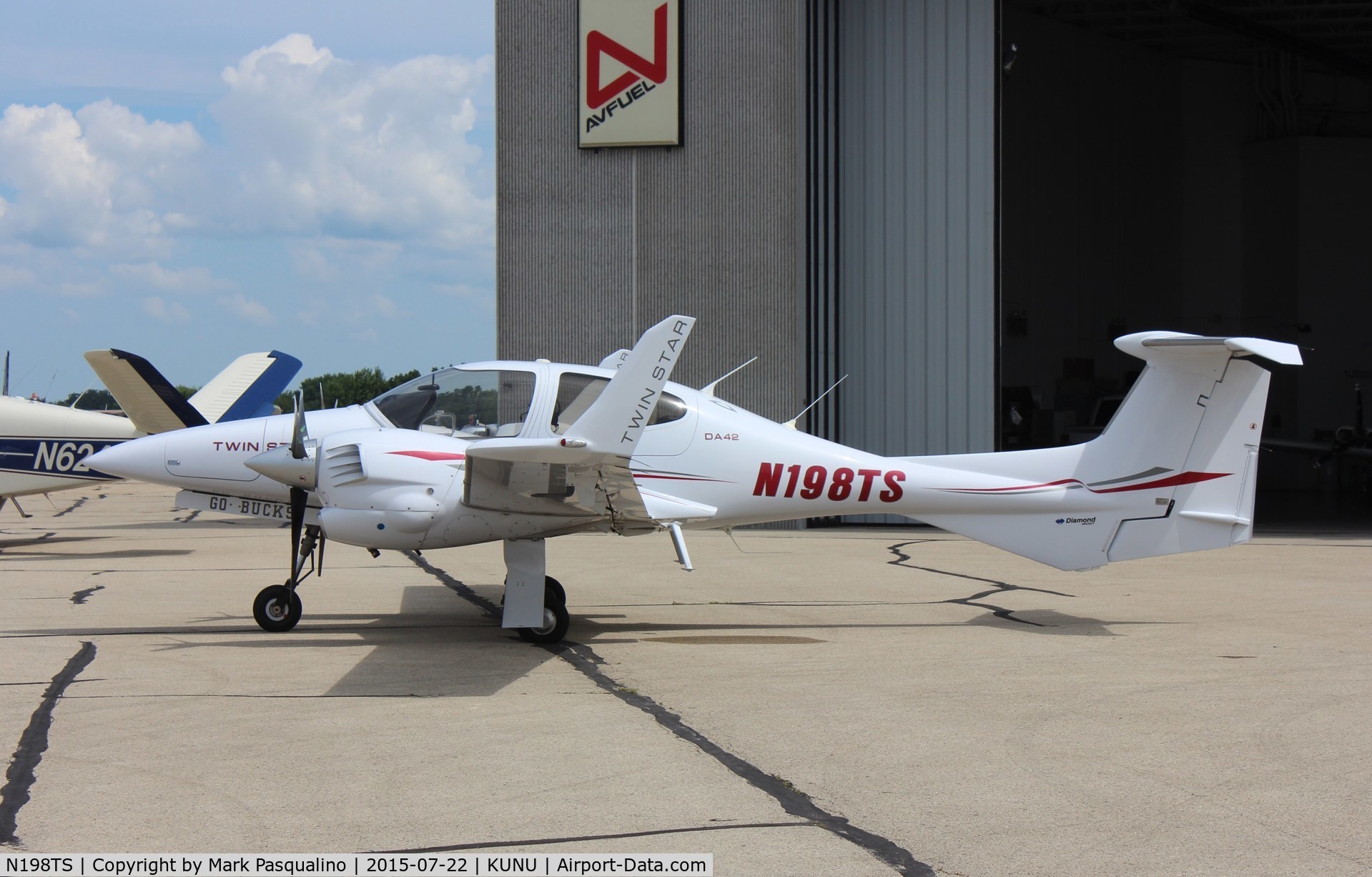 N198TS, 2006 Diamond DA-42 Twin Star C/N 42.AC002, Diamond DA-42