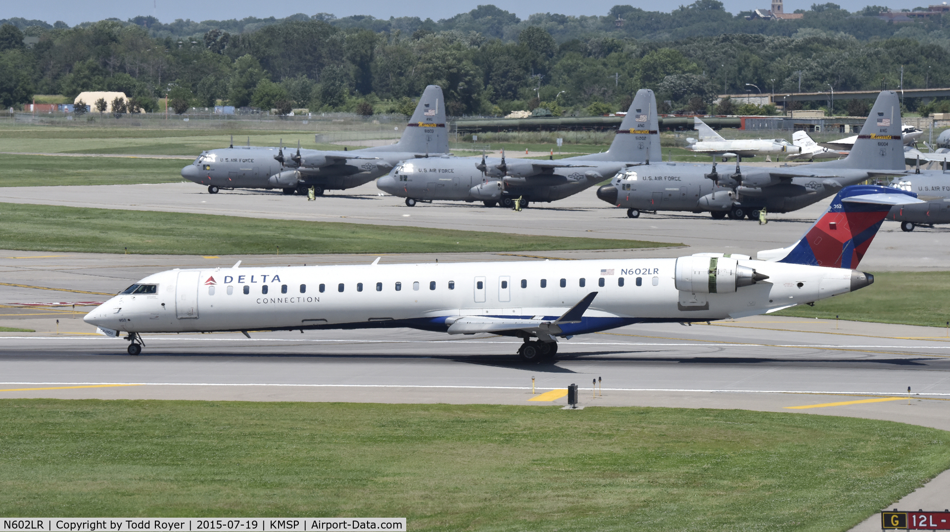 N602LR, 2008 Bombardier CRJ-900ER (CL-600-2D24) C/N 15151, Arriving at MSP