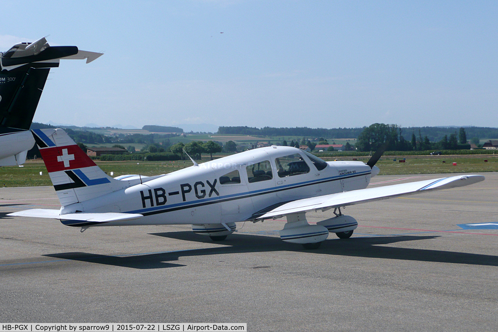 HB-PGX, 1982 Piper PA-28-181 Archer II C/N 28-8290121, A hot afternoon