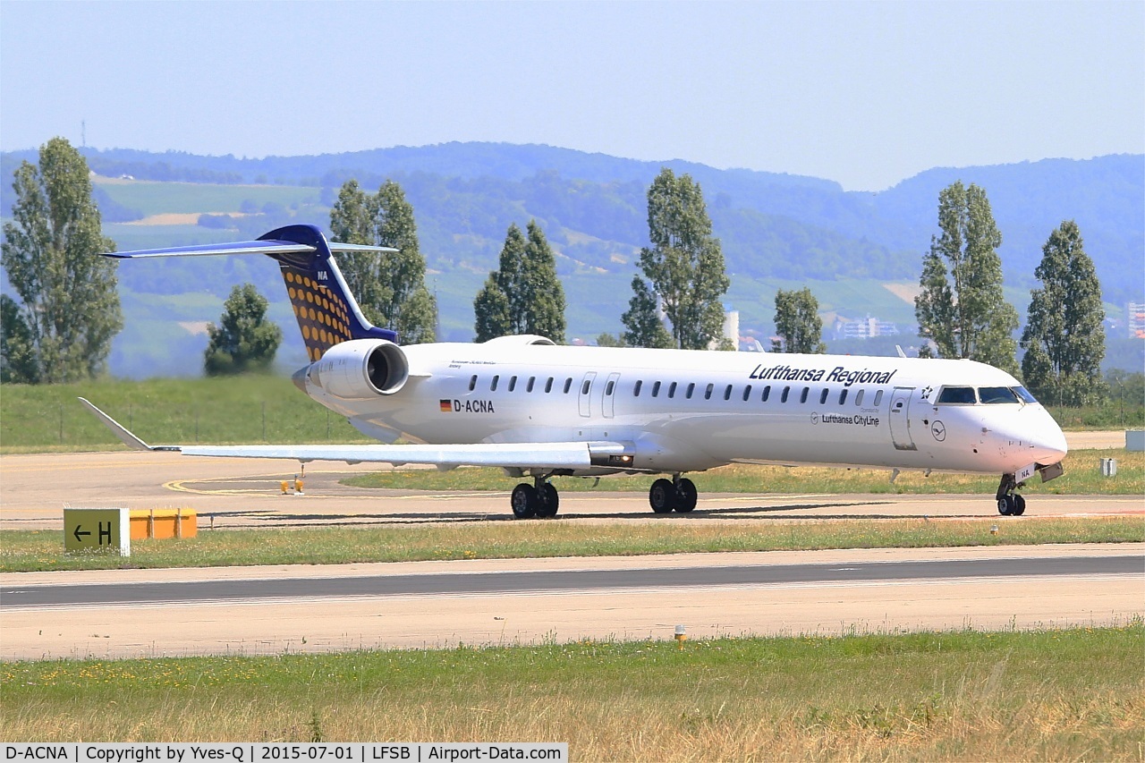 D-ACNA, 2009 Bombardier CRJ-900 NG (CL-600-2D24) C/N 15229, Canadair Regional Jet CRJ-900ER, Holding point Hotel rwy 15, Bâle-Mulhouse-Fribourg airport (LFSB-BSL)