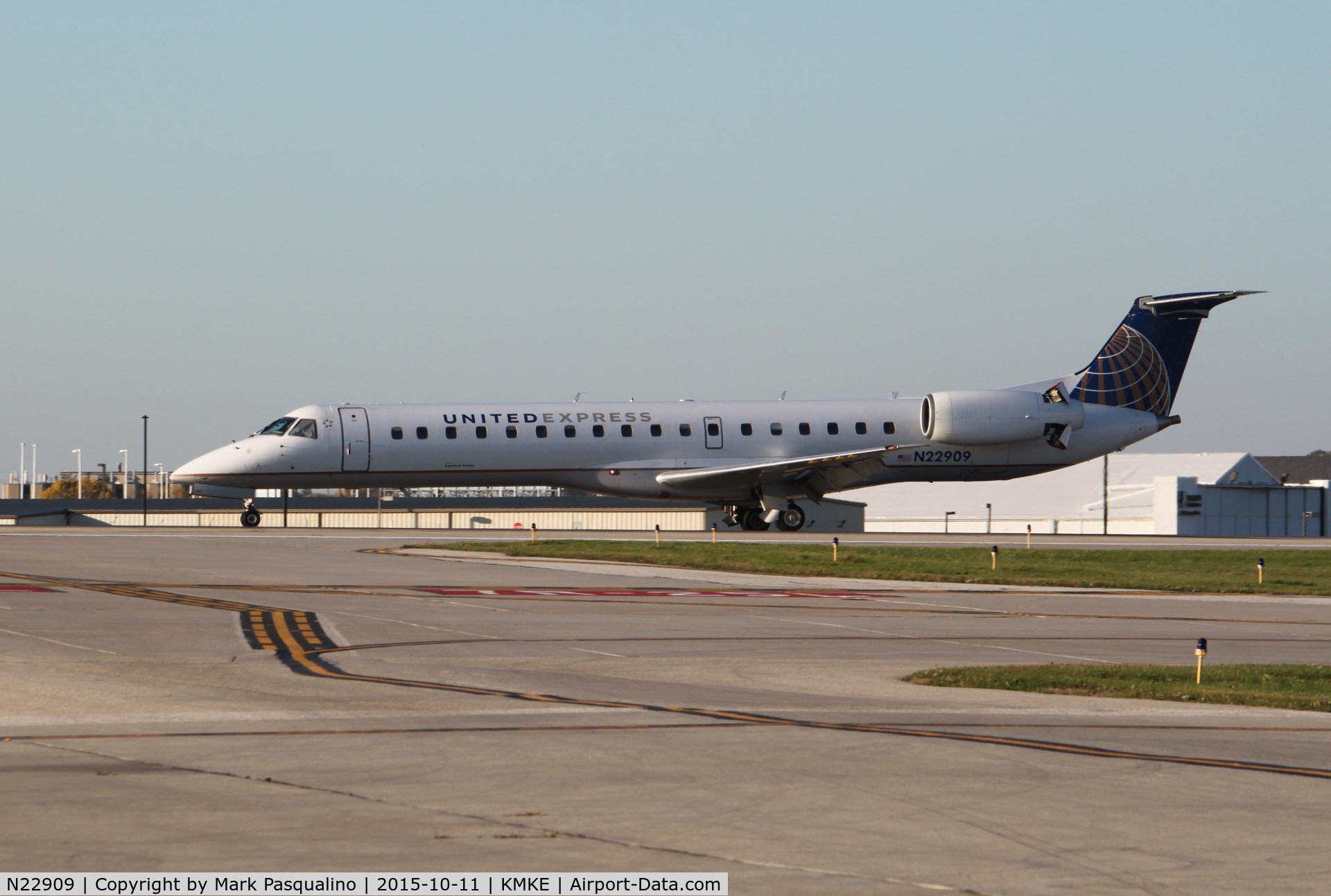 N22909, 2001 Embraer ERJ-145LR (EMB-145LR) C/N 145459, EMB-145LR