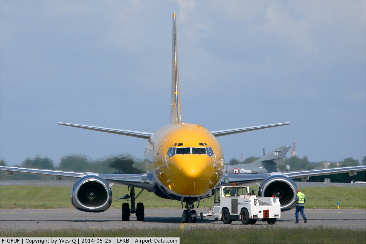 F-GFUF, 1989 Boeing 737-3B3QC C/N 24388, Boeing 737-3B3QC, Push back, Brest-Bretagne airport (LFRB-BES)