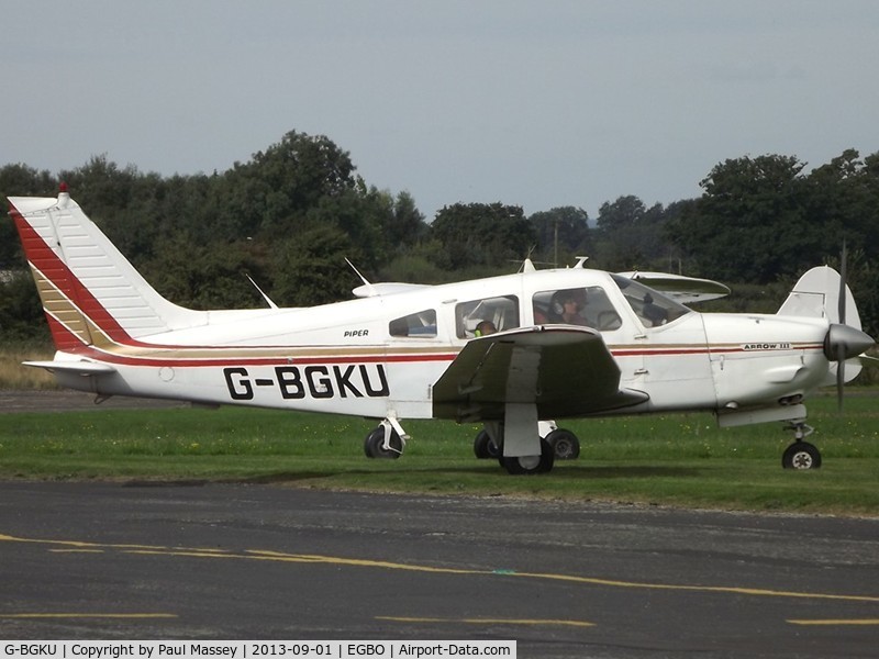 G-BGKU, 1978 Piper PA-28R-201 Cherokee Arrow III C/N 28R-7837237, Visitor to Halfpenny Green. EX:-N31585