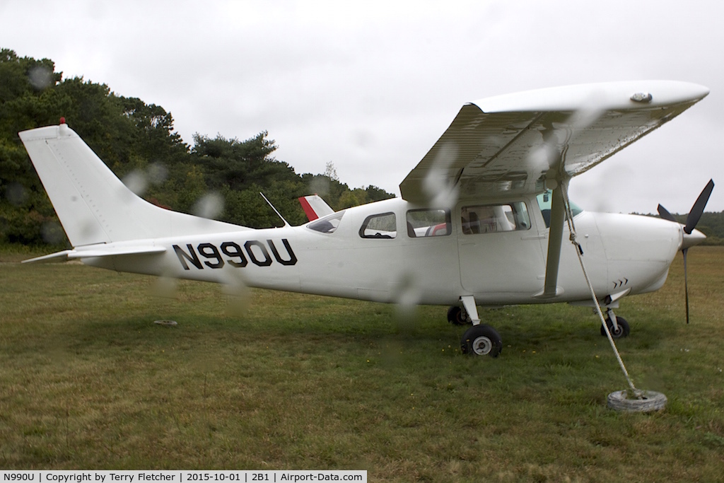 N990U, 1965 Cessna 210E Centurion C/N 21058690, A wet afternoon at Cape Cod Airport , MA