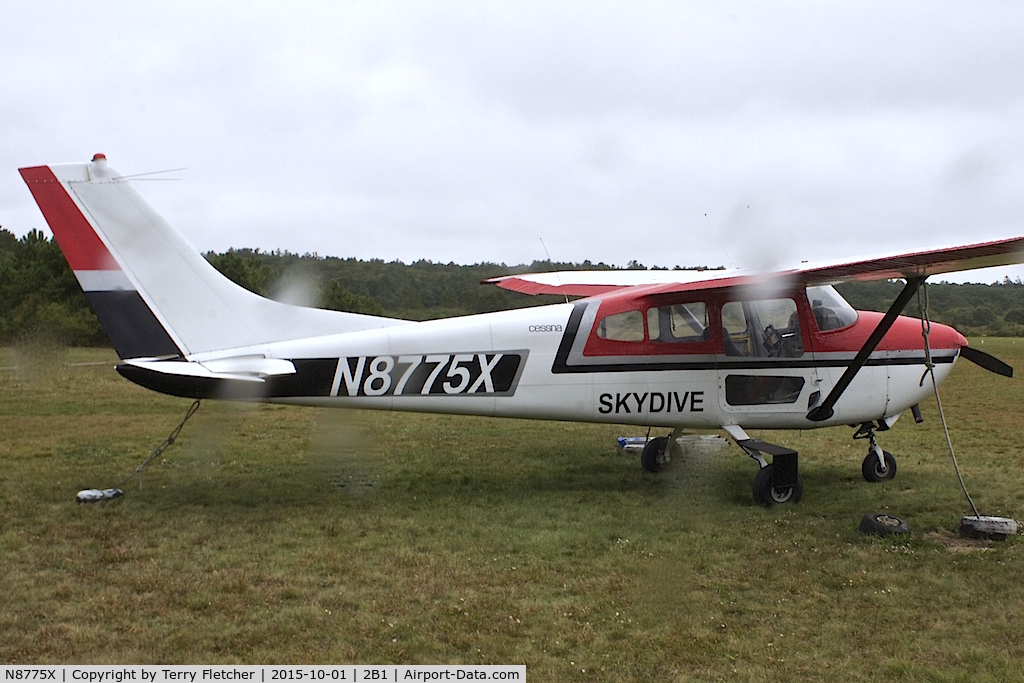 N8775X, 1961 Cessna 182D Skylane C/N 18253175, A wet afternoon at Cape Cod Airport , MA